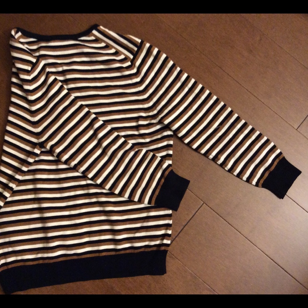 Trina Turk sweater Excellent condition size small - Picture 7 of 8